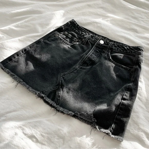 American Eagle Black Denim Mini Skirt - Picture 2 of 7